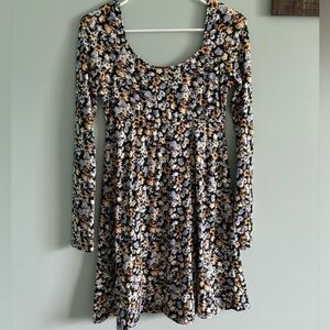 Hollister floral printed dress size small.